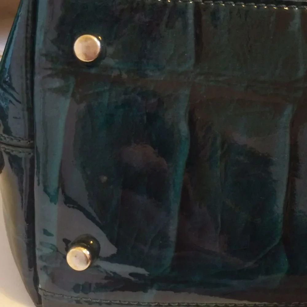 Kate Spade forest green patent leather shoulder bag purse, with bow